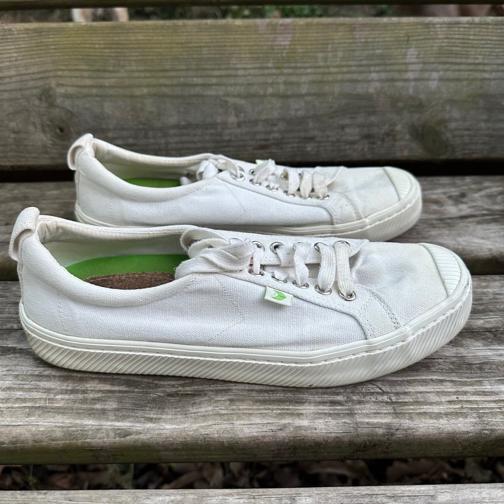 Cariuma OCA Low Off White Canvas Sustainable Sneakers Women Sz 9.5 Men Sz 8